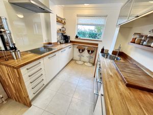 Kitchen- click for photo gallery